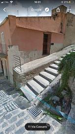 Stabile storico indipendente con 2 accessi