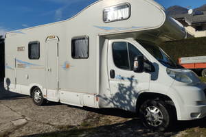 Camper mansardato rimor trimarano 9 anno 2012