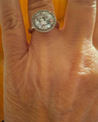 anello argento con zircone