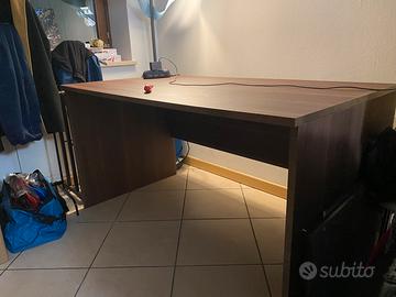 Scrivania 150x80 cm come nuova