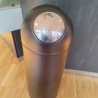 Bidone spazzatura elegante 