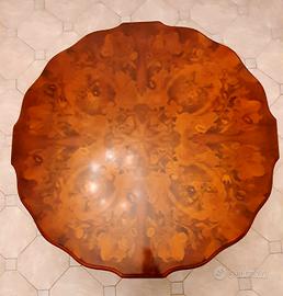 Tavolo da pranzo  in stile classico allungabile 