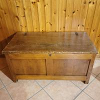 Cassapanca in legno