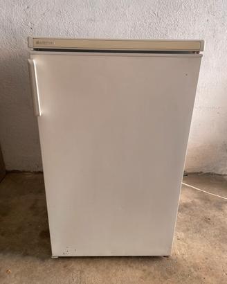Frigorifero piccolo con congelatore ARISTON