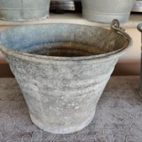 Secchio Zincato h. 19,5, base 17 e superiore 25cm