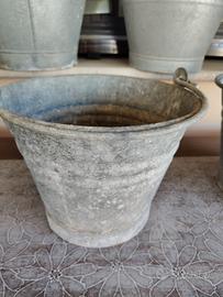 Secchio Zincato h. 19,5, base 17 e superiore 25cm