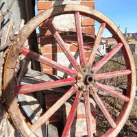 Ruota carro in legno e ferro