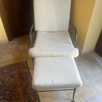 Poltrona con poggiapiedi