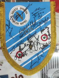 MARADONA  Gagliardetto autografato con certificato