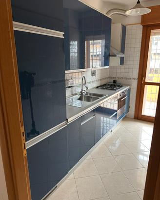 Arredo completo: cucina, soggiorno, letto