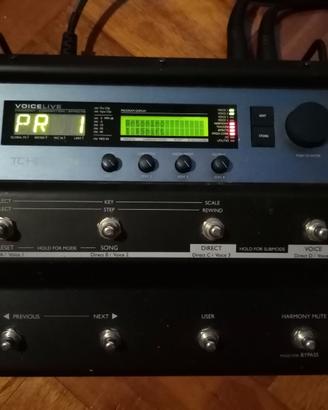 Pedaliera TC Helicon voice live
