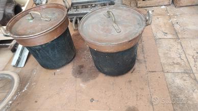 Coppia Calderoni Antichi in Rame con Coperchio 