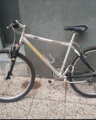 bici MTB  Giant