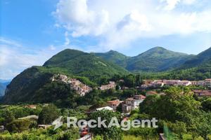 TRECCHINA (PZ)- CASALE CON TERRENO AGRICOLO DI MQ.
