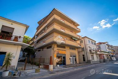 3 LOCALI A FRANCAVILLA AL MARE
