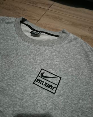 felpa Nike grigia con logo stussy