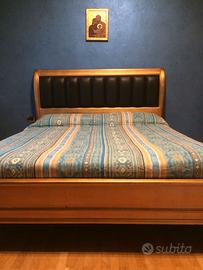 Letto in legno finitura foglia oro