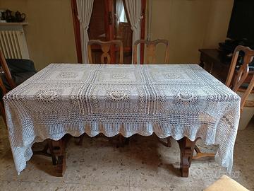 Finissima tovaglia in pizzo di cotone colore crema