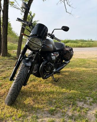 Moto guzzi v7 stone 850