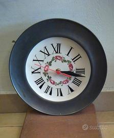 Orologio dipinto a mano cornice in peltro