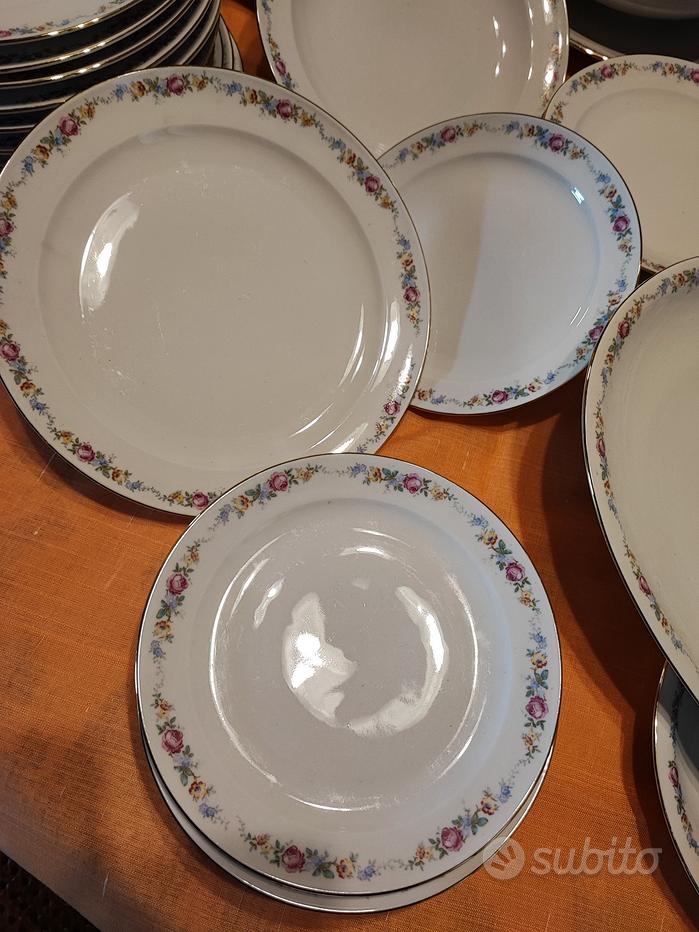 Set piatti per 12 persone di porcellana Monopoli - Arredamento e Casalinghi  In vendita a Lecce