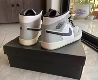 Jordan 1 Mid Light Smoke Grey EU39