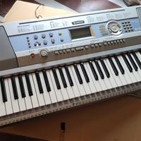 Pianola o Tastiera Yamaha DGX-200