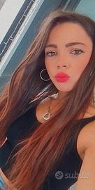 Banconista addetta alle pulizie