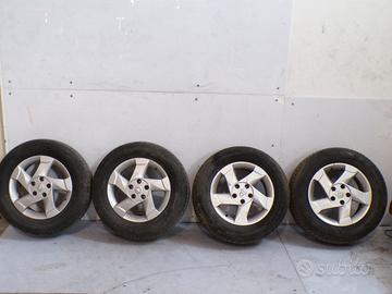 Cerchi in Lega con Gomme Dacia Duster 2011 16P