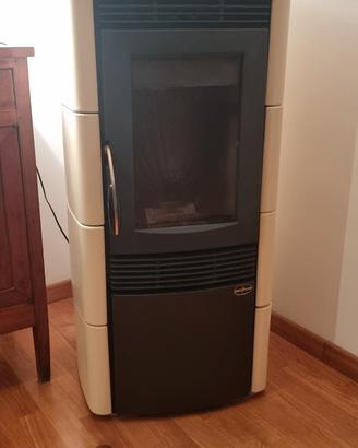 Stufa a pellet Extraflame Divina 11kw pergamena