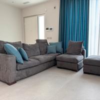 Divano poltrone e sofá con pouf