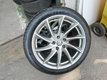 Set 4 cerchi in lega da 18alfa romeo giulia veloce