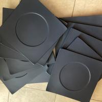 Set  di  12 Sottopiatti quadrati rigidi