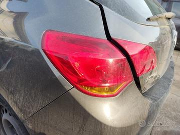 Fanale posteriore sinistro OPEL ASTRA J del 2010