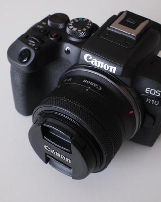 Fotocamera mirrorless Canon EOS R10 + obiettivo