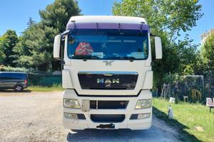Autocarro MAN TGX 26.400