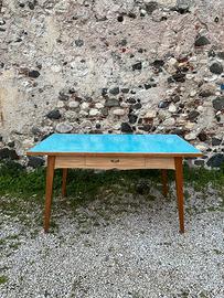 Tavolo vintage anni ’50/’60 con piano in formica