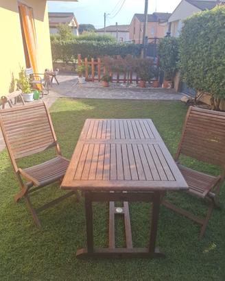 Tavolo in legno da giardino + Sedie