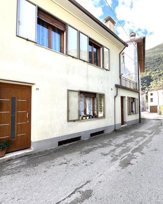 CASA SEMINDIPENDENTE A BASSANO DEL GRAPPA