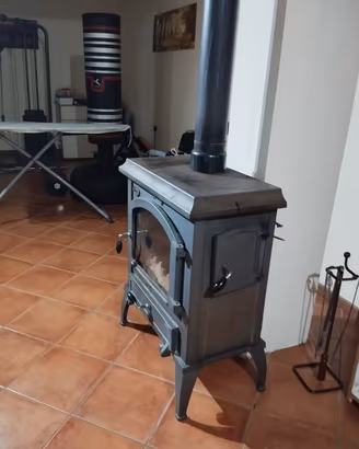STUFA   FERROLI  a legna