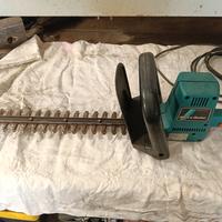 tagliasiepi  black & Decker elettrico 