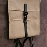 zaino nuovo, in materiale antipioggia , beige