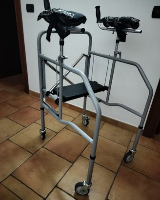 Deambulatore/girello
