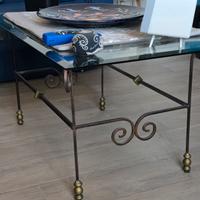 Tavolino in ferro battuto e vetro
