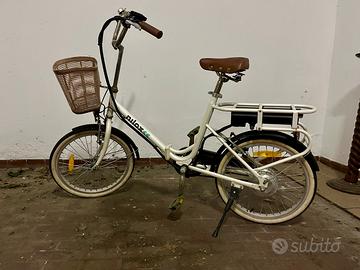 E-bike pieghevole