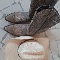 Stivali e cappello Country