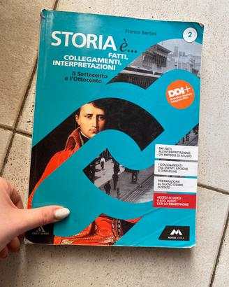Storia e fatti i collegamenti, interpretazioni