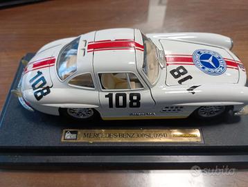 Mercedes 300 SL scala 1/24 della Bburago