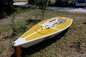 Barca X14 simile a laser