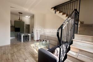 PORZIONE DI CASA SU DUE PIANI